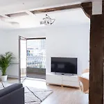 Apartamento Next Center Bus & Train Station Free Wifi