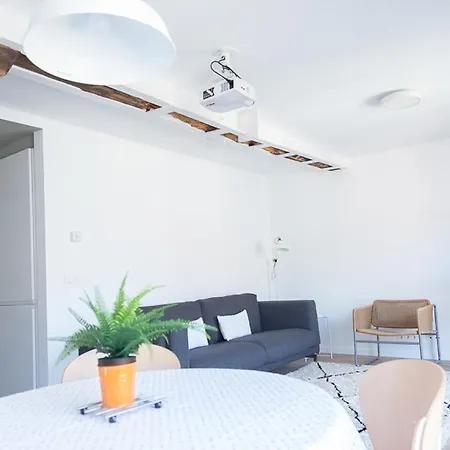 Apartment Next Center Bus & Train Station Free Wifi